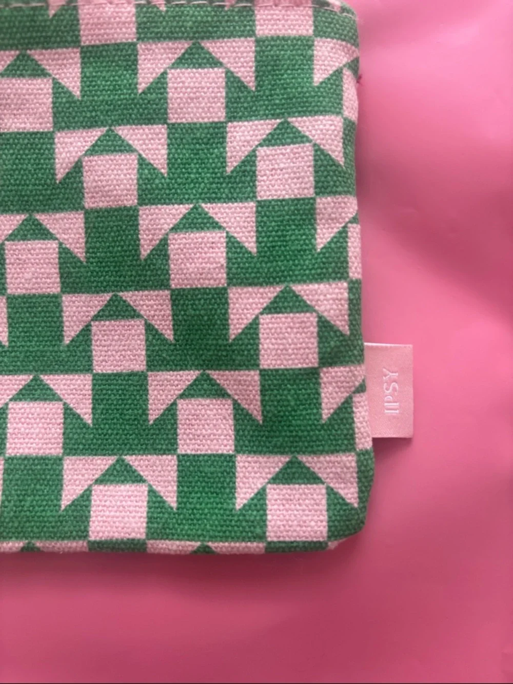 ipsy colorful geometric